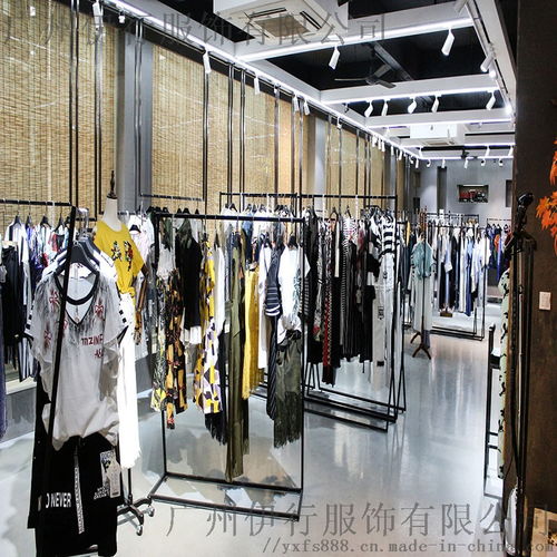 雪之雨蝶 母女夏日時(shí)尚折扣指南，揭秘優(yōu)質(zhì)女裝批發(fā)奧秘